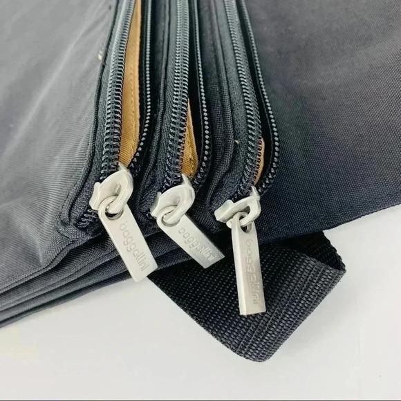 Baggallini Crossbody Nylon purse - Picture 3 of 10